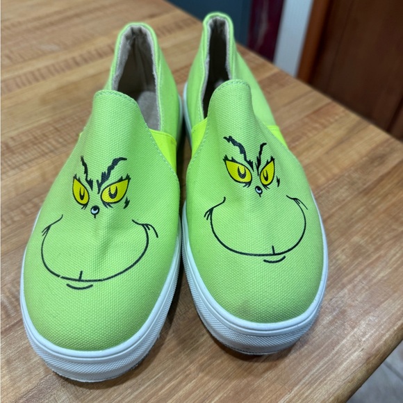 Women’s Green Grinch Slip-On Shoes - Picture 1 of 5